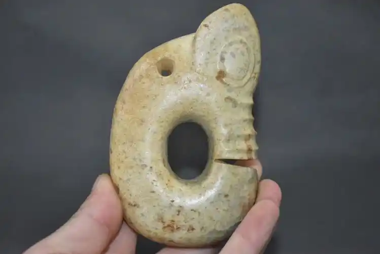 红山文化河磨玉猪龙,油性好,保存完好,值得收藏,重量370克#红山文化