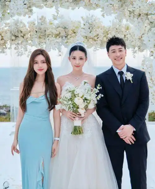 宣云彻底升咖与潘玮柏婚礼大合照曝光宾客都是名媛明星超气派