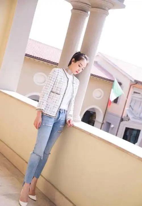 性感美女还得看宋茜,格子外套配牛仔裤都能穿的这么有滋有味