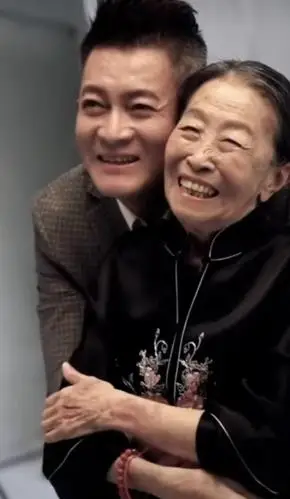 演员张少华坐轮椅客串住窄房成现实版丑娘晚年凄惨儿子享福