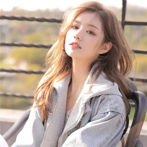 清纯写真户外照片女生头像