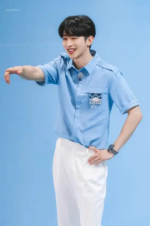 丽水可爱到犯规啦@蔡徐坤