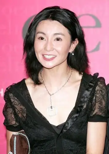 影后张曼玉素颜现身菜市场,曾经的女神历尽感情风波如今乐享简朴人生