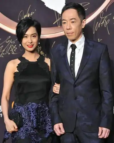 朱茵过生日,老公黄贯中晒出朱茵恩爱合影,为老婆庆生