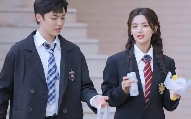 杨超越侯明昊grindmedown现在综艺玩这么大的吗又纯又欲啊