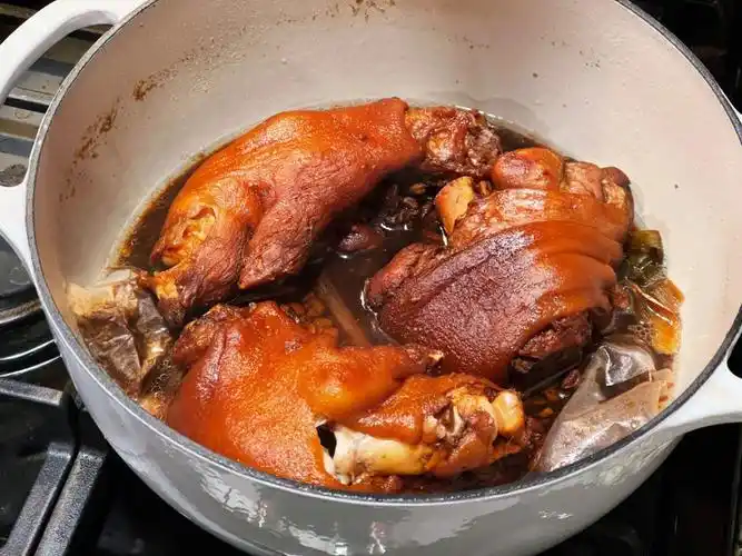 家庭版炖猪蹄炖肘子