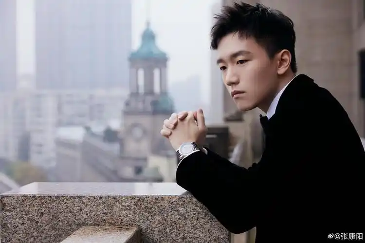 张康阳最新写真帅不帅