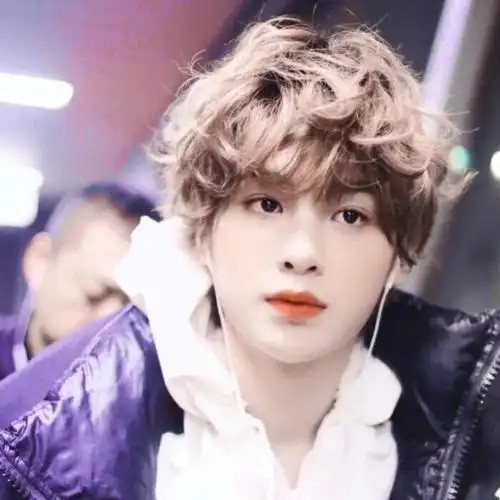 奔赴_黄明昊头像