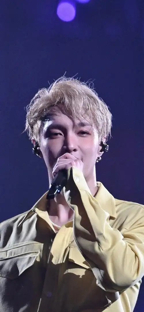 超近距离怼脸照 精致绝美的神仙颜值 太帅惹    @张艺兴|#张艺兴大