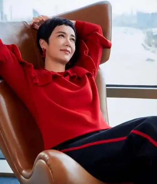 "顾主任爱老婆"蒋雯丽:忍丈夫不忠爱黄轩,封杀张静初送思纯1.2亿