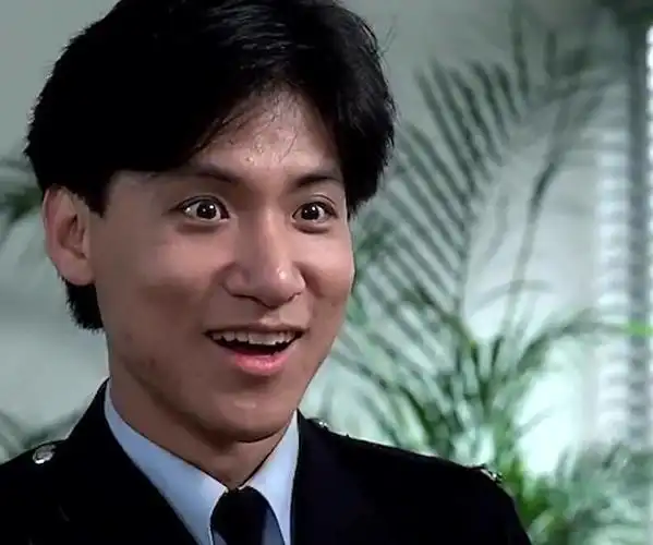 影视为了抓犯人警局竟让张学友男扮女装这下有好戏看了