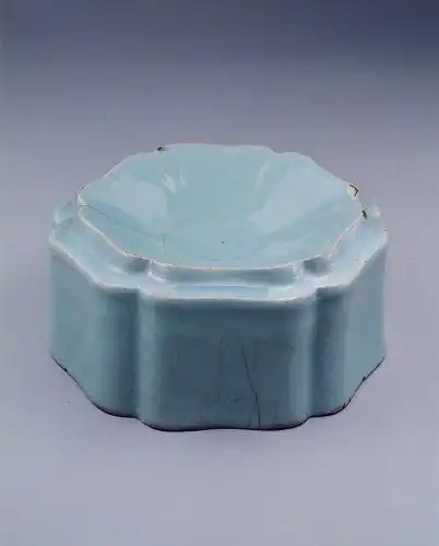 南宋官窑青瓷葵花式洗 (文化遗产)