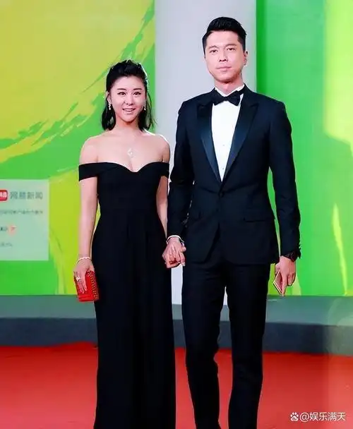 结语2021年二人还宣布了一个喜讯,那就是有了第二个宝宝,对于李小萌来