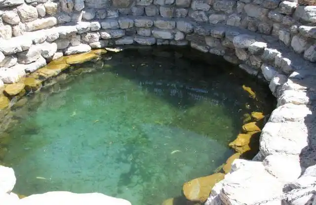 北京延庆有个地方,泉水碧绿如翡翠,人越多声越大泉眼喷的水越足