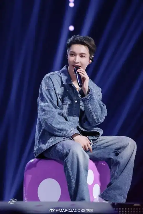 marc jacobs##张艺兴[超话]