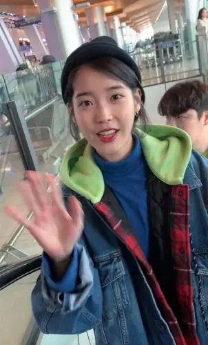 iu生图也这么好看啊! 可能真的是仙女吧!