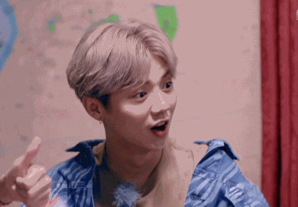 鹿晗粉色头发赞gif动图_动态图_表情包下载_soogif