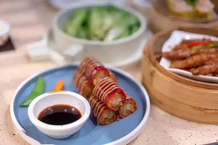 "垂涎三尺"的意思是形容极其贪婪的样子也形容非常眼热垂涎三尺 读音