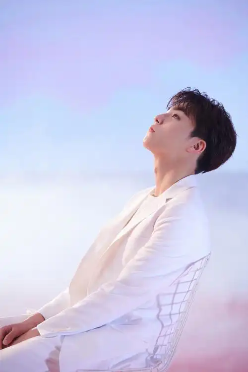 陈立农温柔静谧写真图片39