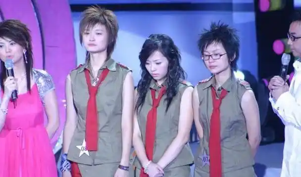 张靓颖:卑微爱了15年,为冯轲赚7亿被抛弃,离婚时才知妈妈的好