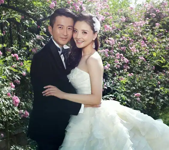 孙茜蔡远航婚?照壁纸