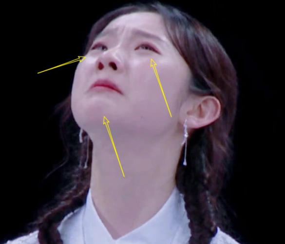 张艺凡委屈表情彻底火了国家一级演员评价这是人物特性动作