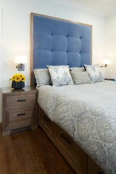 蓝色床头软包设计12/14