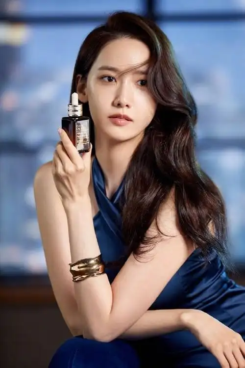 林允儿 | estee lauder 雅诗兰黛亚宣传照. 来自美丽秘密网 - 微博