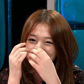 崔雪莉撩头发动图