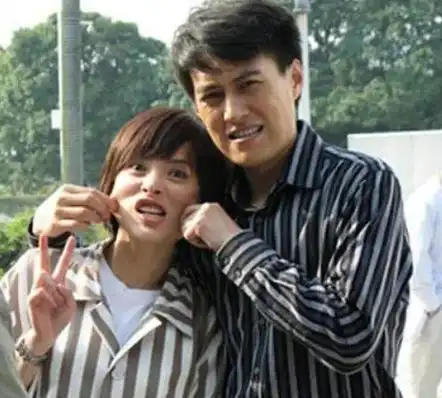 回顾靳东感谢当初江珊女儿的满脸嫌弃成全我如今的双重幸福