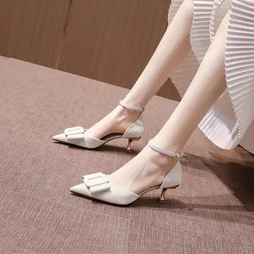 一字扣尖头单鞋女中跟2022春季百搭中空白色高跟鞋细跟气质凉鞋夏