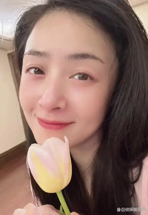 40岁蒋欣久违晒近照,瘦身成功后愈发养眼,素颜怼脸拍少女感超足