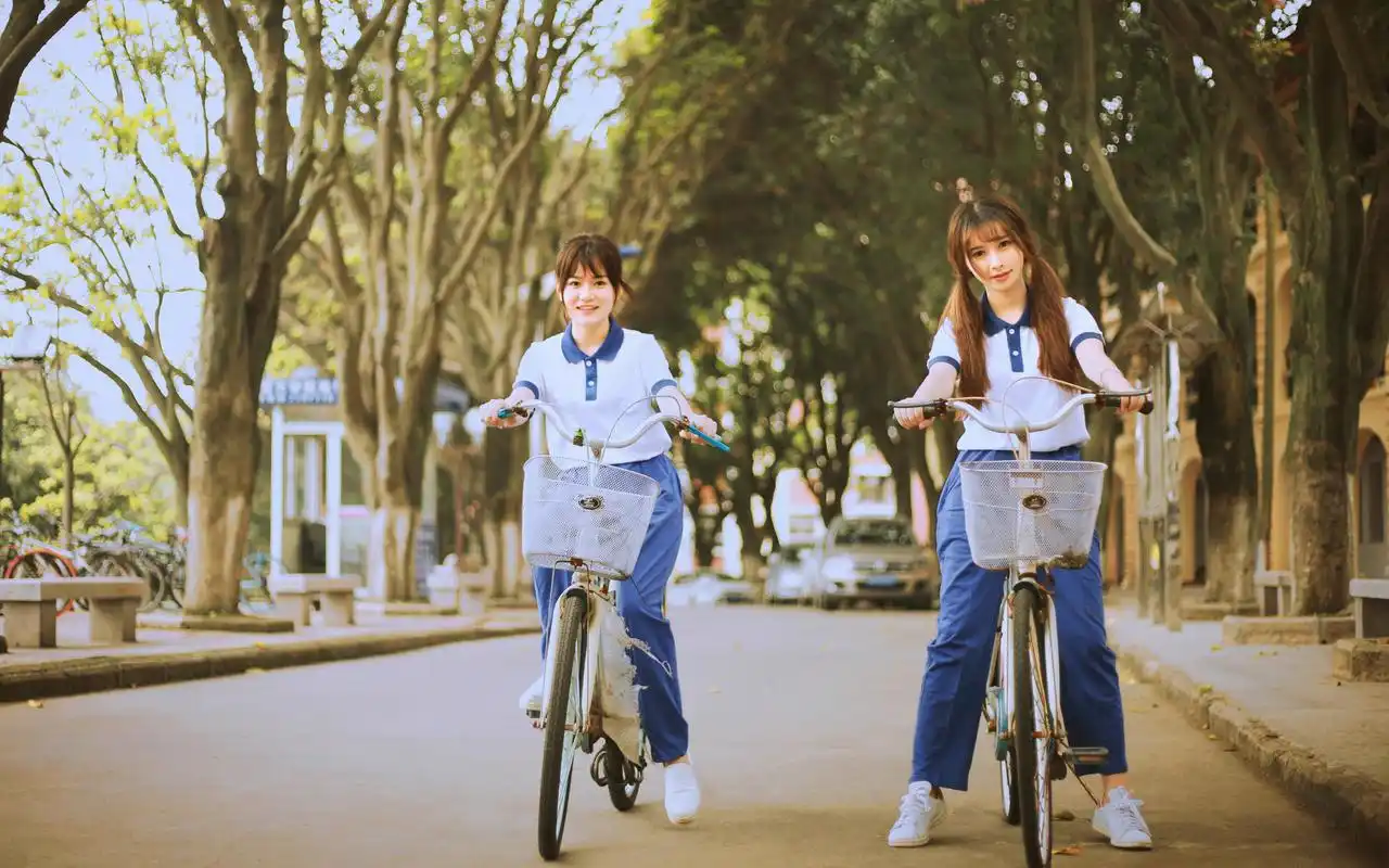 清纯姐妹校园小清新唯美高清壁纸