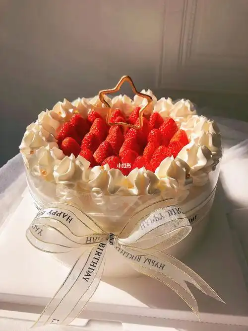草莓蛋糕实拍图