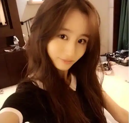 任嘉伦媳妇聂欢丈夫成名背后有辛酸在家做全职太太也幸福了吧