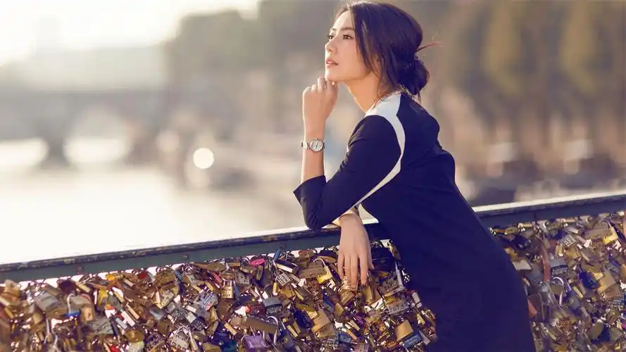 气质美女高圆圆街拍电脑桌面壁纸1 _ 图片网