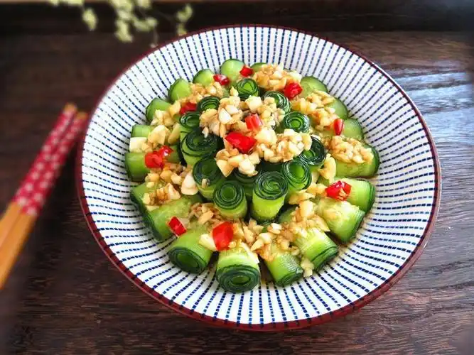 【凉拌黄瓜卷】
