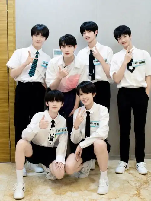 tf家族三代快本大合照