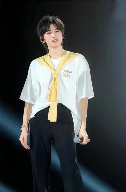 宋亚轩腰好细啊