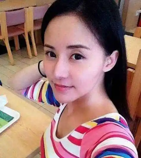 13年前被段曦当众扇巴掌,又因张杰掉粉44万的谢娜,真的幸福吗?