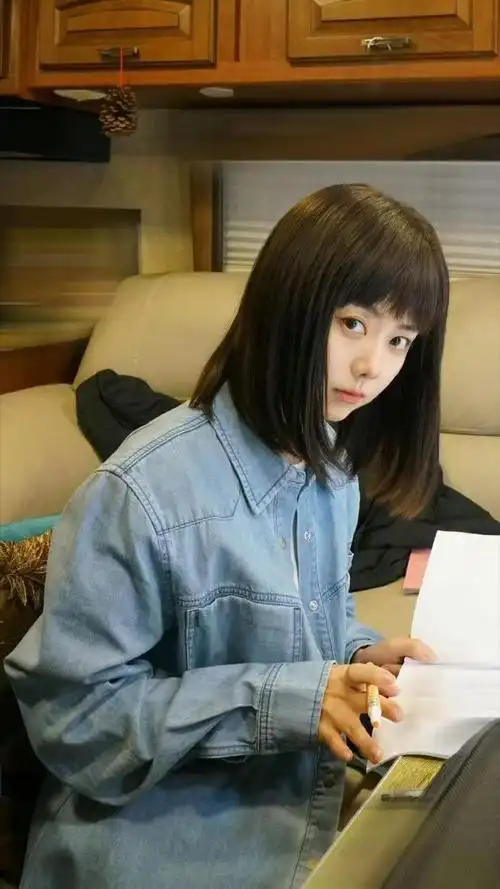 你比星光美丽:事实证明,变土的谭松韵,走上了演员的另一条路