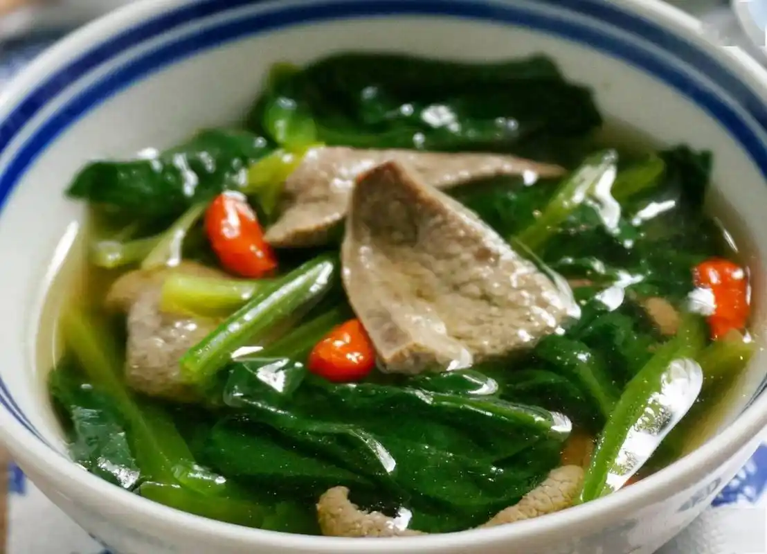 菠菜猪肝汤的做法