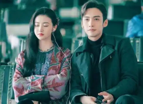 张彬彬霸气公布恋情张彬彬女友是滕菲吗机场亲密互动引猜疑