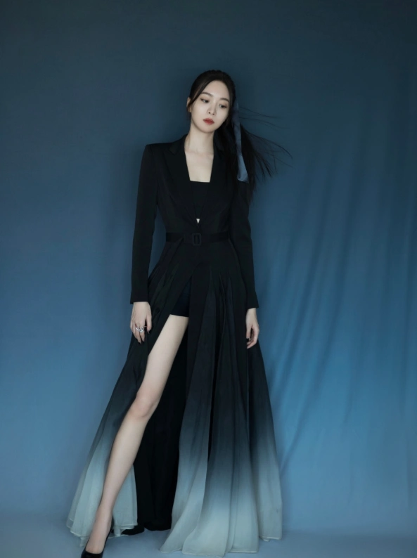 赵尧珂又带火"烤红薯装",渐变色搭配层次感十足,引