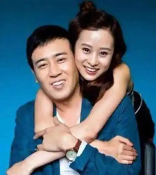 直到现在,于和伟还保留着他写给宋林静的情书,虽然现在两人看了自己