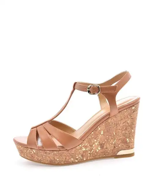 达芙妮休闲田园气息坡跟棕色女凉鞋