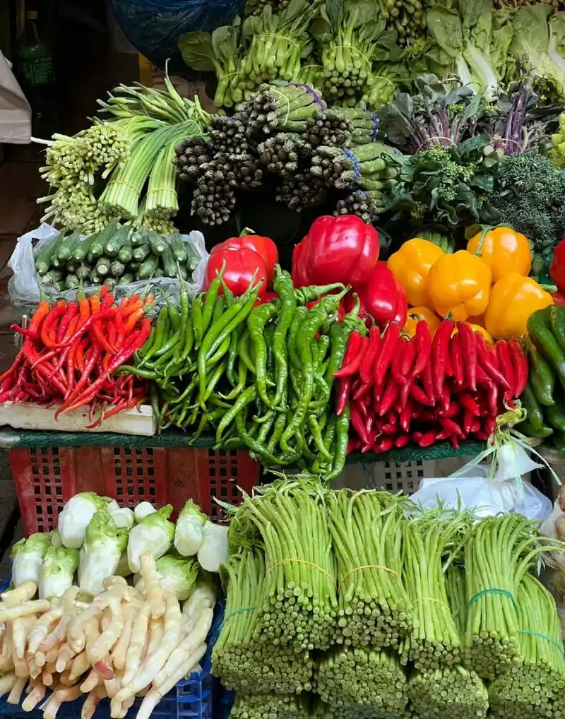 这辈子最想逛的就是云南菜市场 希望下个年有机会去一下,色彩缤纷的菜