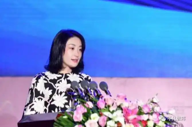 当时,马云和他的朋友成立了云锋基金,需要李颖加入.