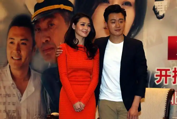 演员于明加:婚后13年不做饭,生下两个女儿,每天和丈夫斗智斗勇_胡俊