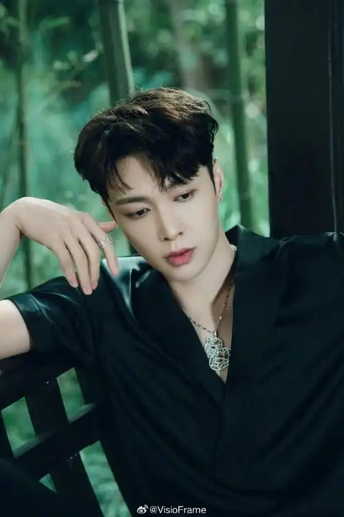 张艺兴行走的衣架##张艺兴新中式气质